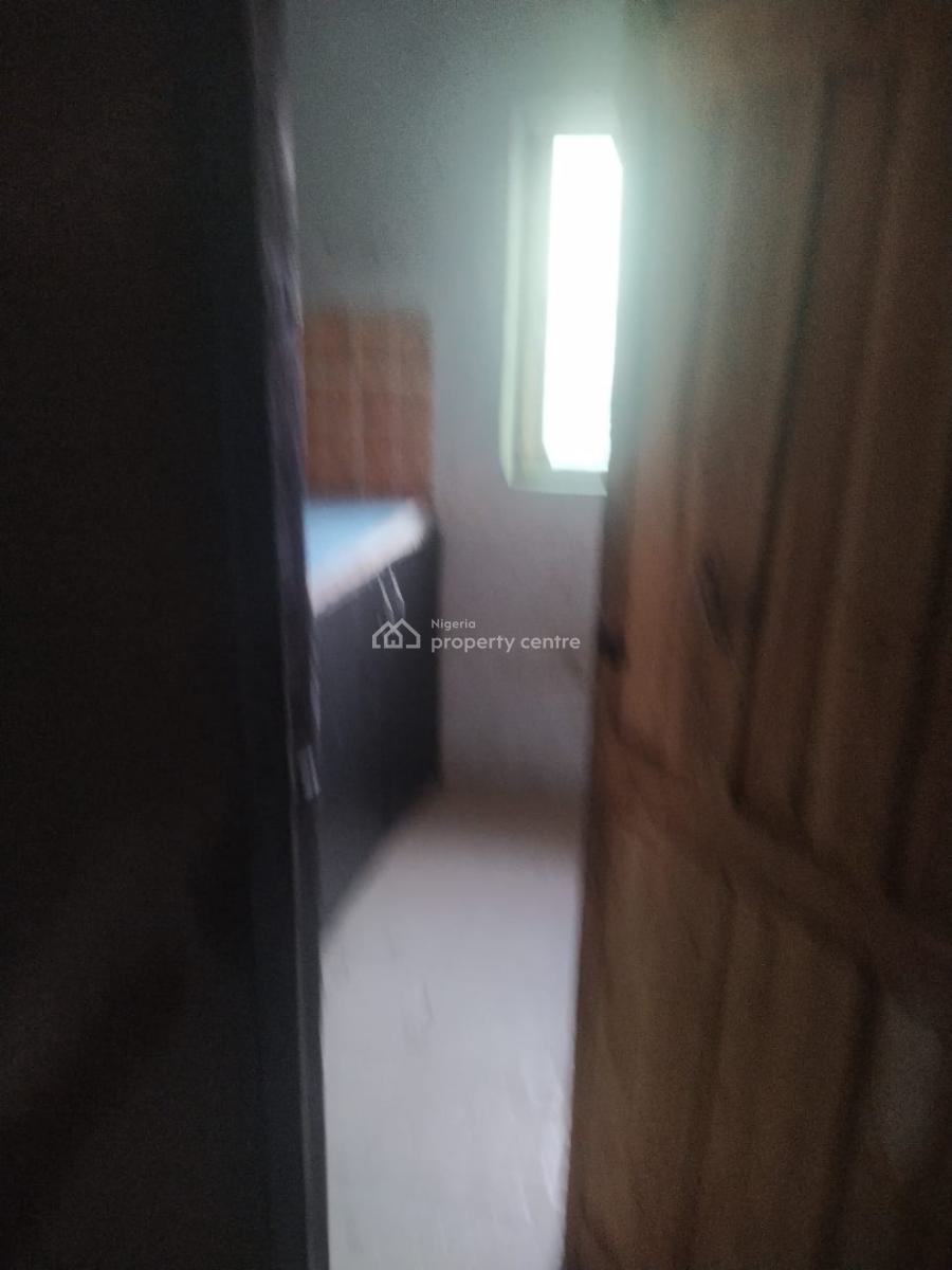 Neat 2 Bedroom Flat, Gra Phase 2, Magodo, Lagos, Flat / Apartment for Rent