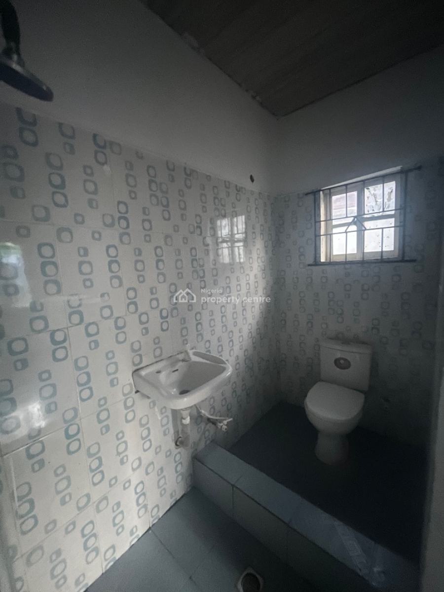 2 Bedroom Flat, Peace Land Estate, Ogombo, Ajah, Lagos, Flat / Apartment for Rent