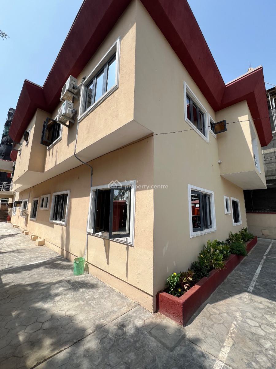 Super-clean 3-bedroom Flat (all Rooms En-suit) in a Secure Estate, Lekki Phase 1, Lekki, Lagos, Flat / Apartment for Rent
