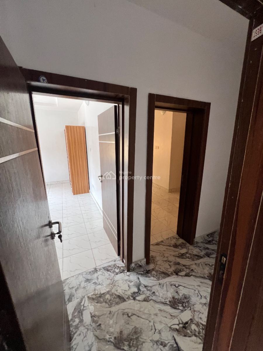 Super-clean 3-bedroom Flat (all Rooms En-suit) in a Secure Estate, Lekki Phase 1, Lekki, Lagos, Flat / Apartment for Rent