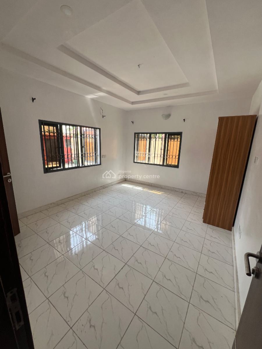 Super-clean 3-bedroom Flat (all Rooms En-suit) in a Secure Estate, Lekki Phase 1, Lekki, Lagos, Flat / Apartment for Rent