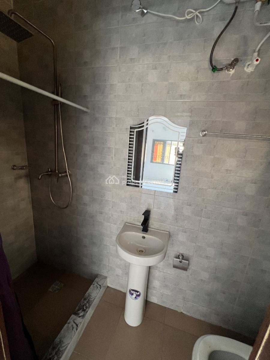 Super-clean 3-bedroom Flat (all Rooms En-suit) in a Secure Estate, Lekki Phase 1, Lekki, Lagos, Flat / Apartment for Rent