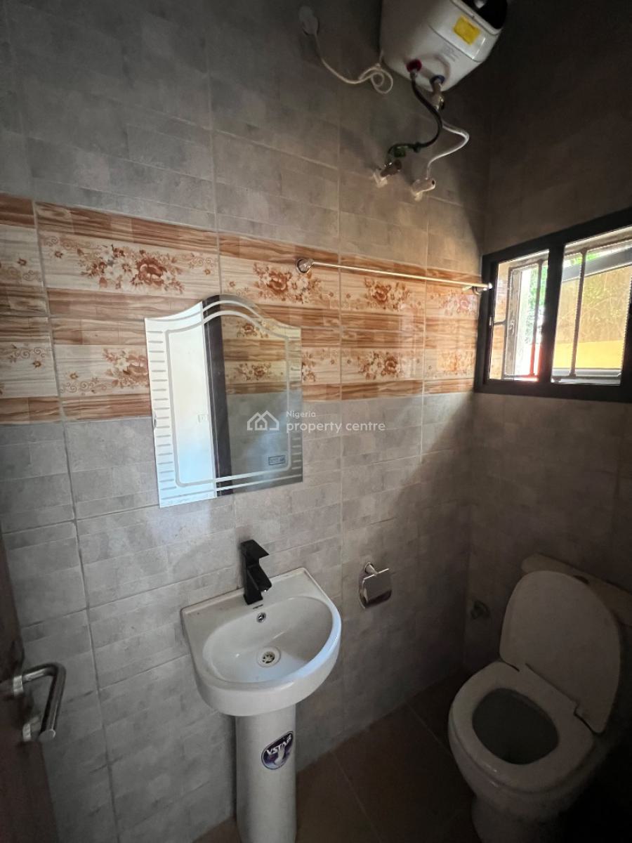 Super-clean 3-bedroom Flat (all Rooms En-suit) in a Secure Estate, Lekki Phase 1, Lekki, Lagos, Flat / Apartment for Rent