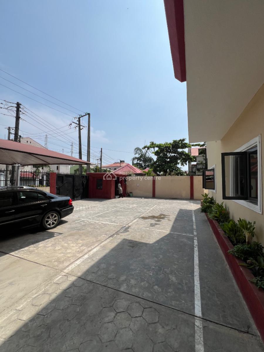 Super-clean 3-bedroom Flat (all Rooms En-suit) in a Secure Estate, Lekki Phase 1, Lekki, Lagos, Flat / Apartment for Rent