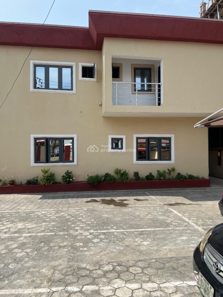 Super-clean 3-bedroom Flat (all Rooms En-suit) in a Secure Estate, Lekki Phase 1, Lekki, Lagos, Flat / Apartment for Rent