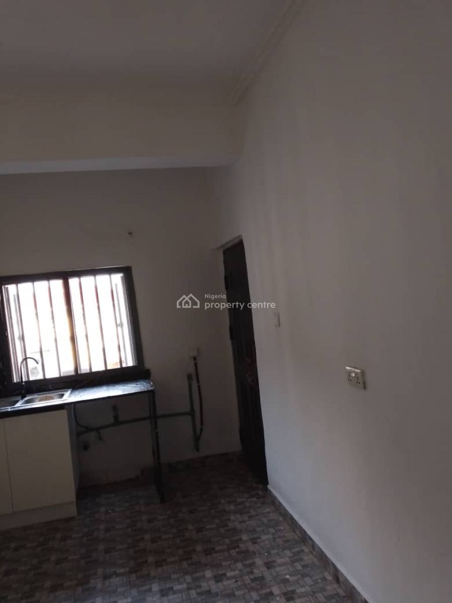 Spacious 3 Bedroom Flat, Osapa, Lekki, Lagos, Flat / Apartment for Rent