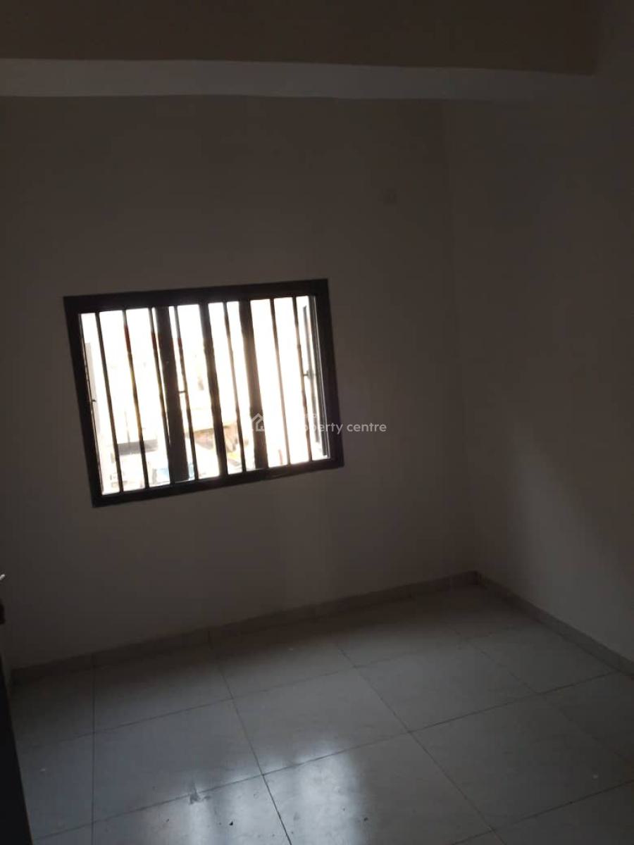 Spacious 3 Bedroom Flat, Osapa, Lekki, Lagos, Flat / Apartment for Rent
