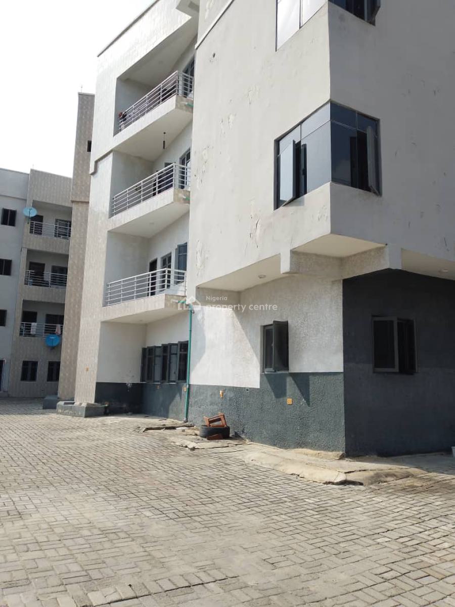 Spacious 3 Bedroom Flat, Osapa, Lekki, Lagos, Flat / Apartment for Rent