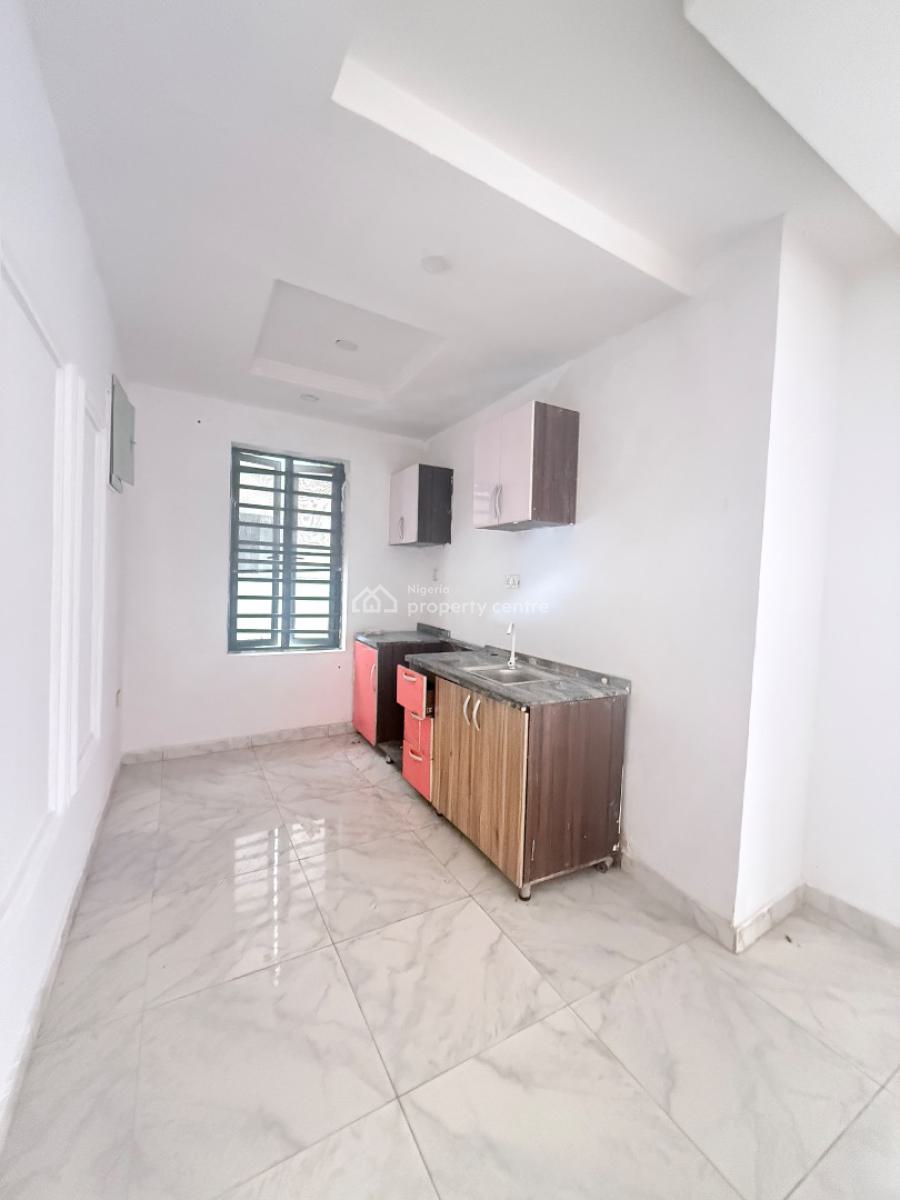 Self-serviced 2-bedroom Apartment, Ologolo, Lekki, Lagos, Flat / Apartment for Rent