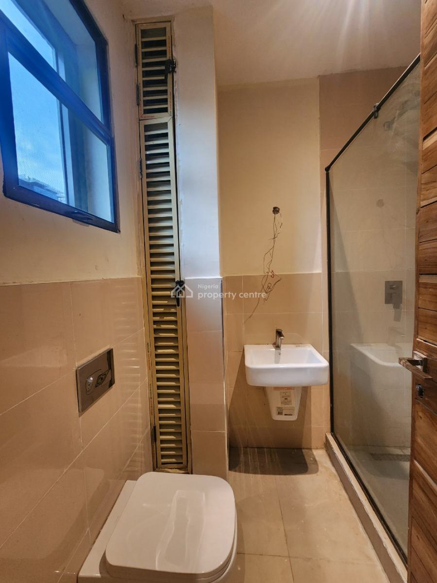 Beautiful 3 Bedroom Apartment with Bq, Elevator, Gym, Pool, Lekki Phase 1, Lekki, Lagos, Flat / Apartment for Sale