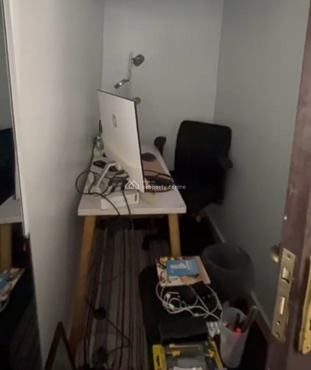 Fully Furnished & Serviced  Miniflat Penthouse { Video}, Osapa, Lekki, Lagos, Mini Flat (room and Parlour) for Rent