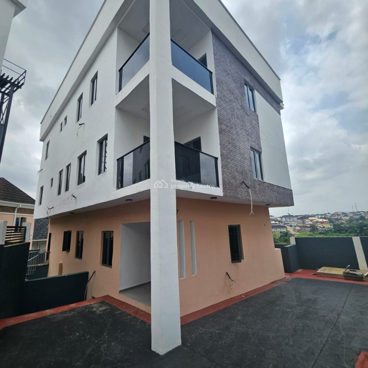 6 Bedroom Luxury Smart Home with 2 Bedroom Flat Basement, Gra Phase 2, Magodo, Lagos, Terraced Duplex for Sale