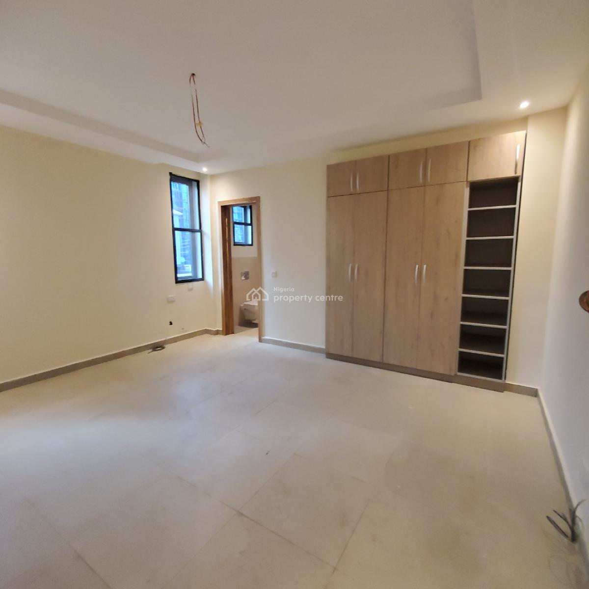 Stunning 3bedroom Apartments with a Bq in a Serene Environment, Lekki Phase 1, Lekki, Lagos, Flat / Apartment for Sale