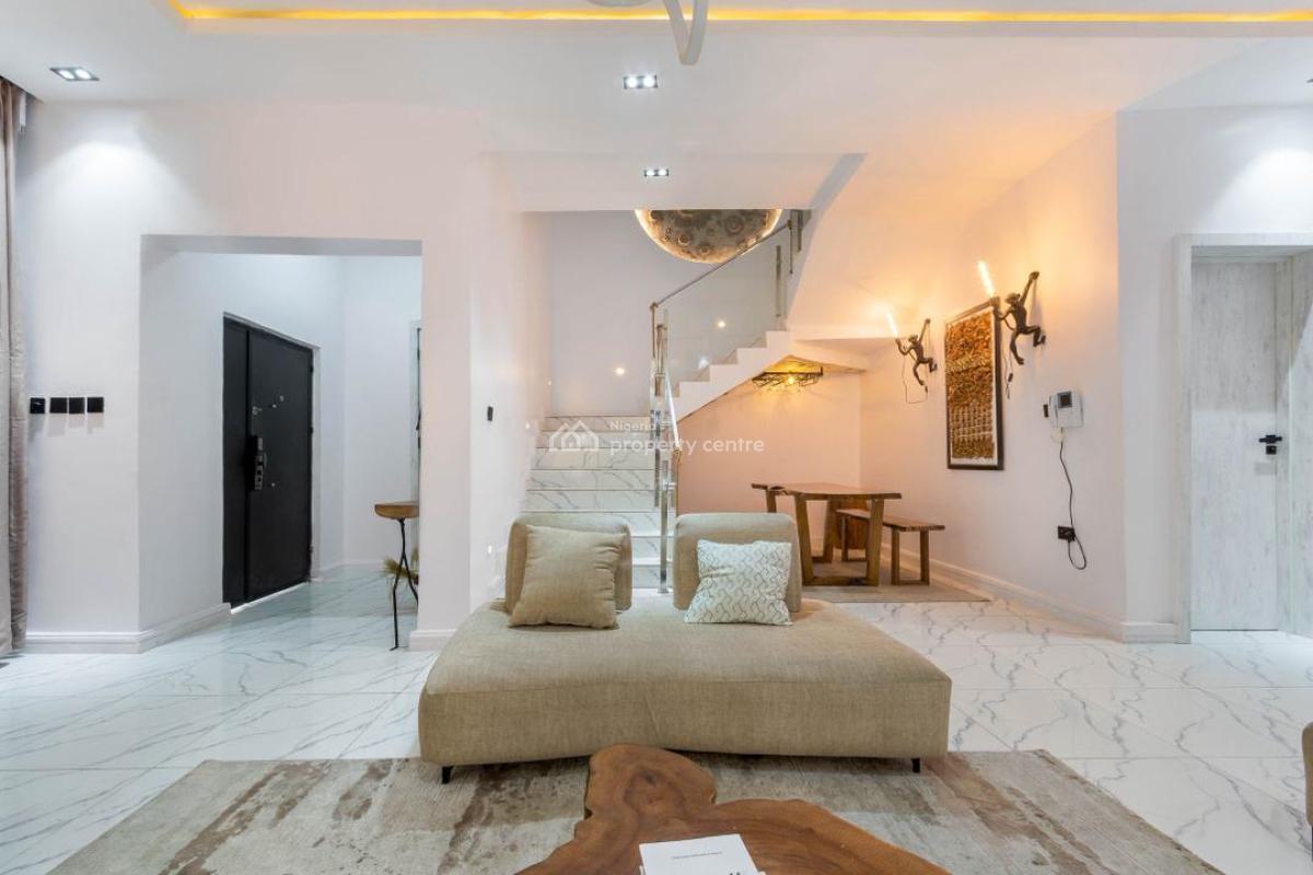 Beautiful 3/4bedroom Apartment with Ps5,poo,gym and Snooker, Ikate, Lekki, Lagos, Flat / Apartment Short Let