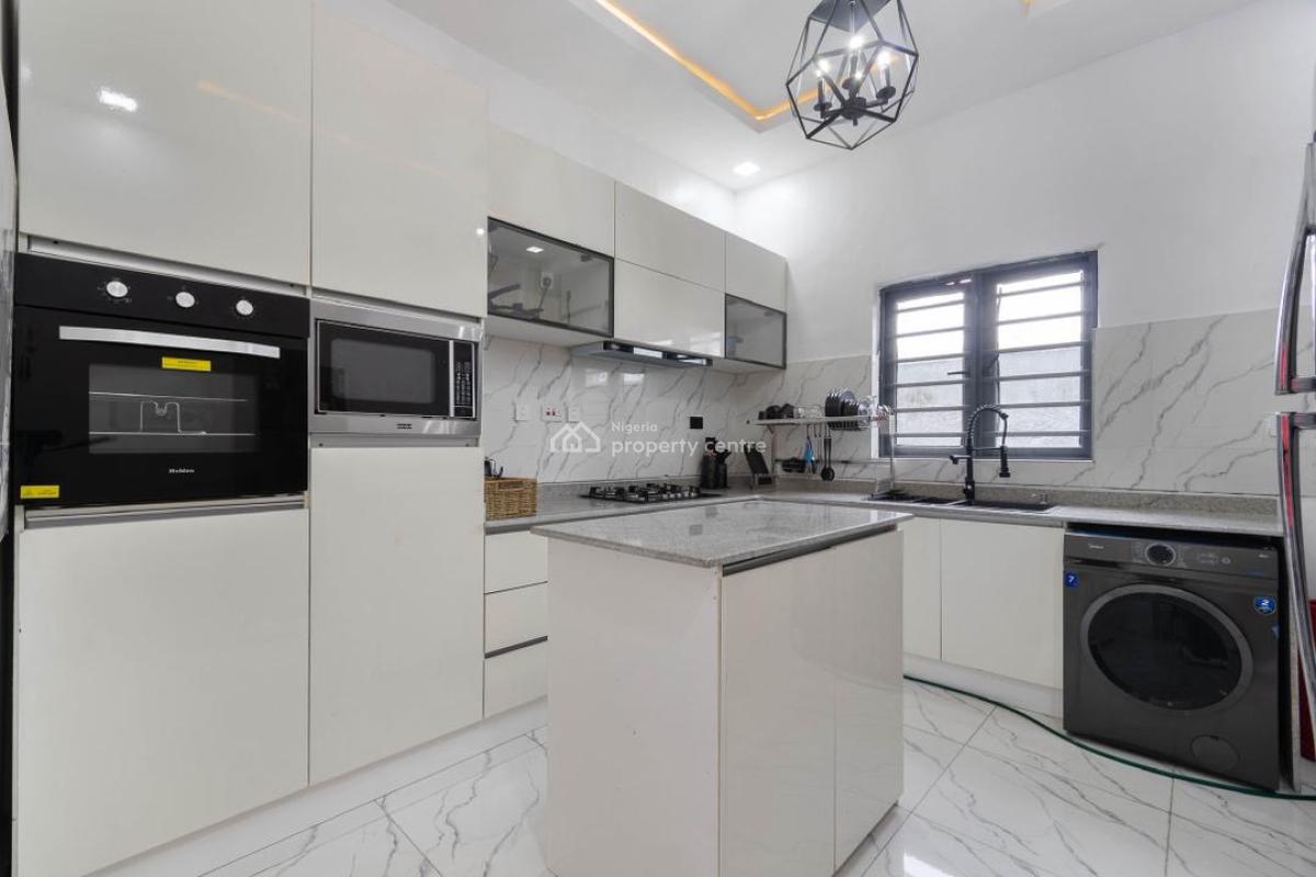 Beautiful 3/4bedroom Apartment with Ps5,poo,gym and Snooker, Ikate, Lekki, Lagos, Flat / Apartment Short Let