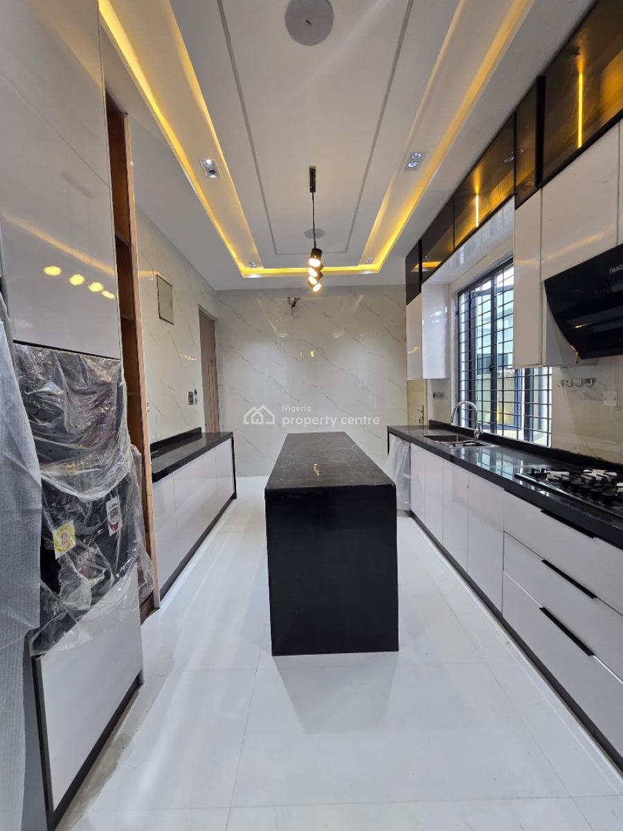 Family Home on a Large Sunny Block, Lekki Phase 1, Lekki, Lagos, Detached Duplex for Sale