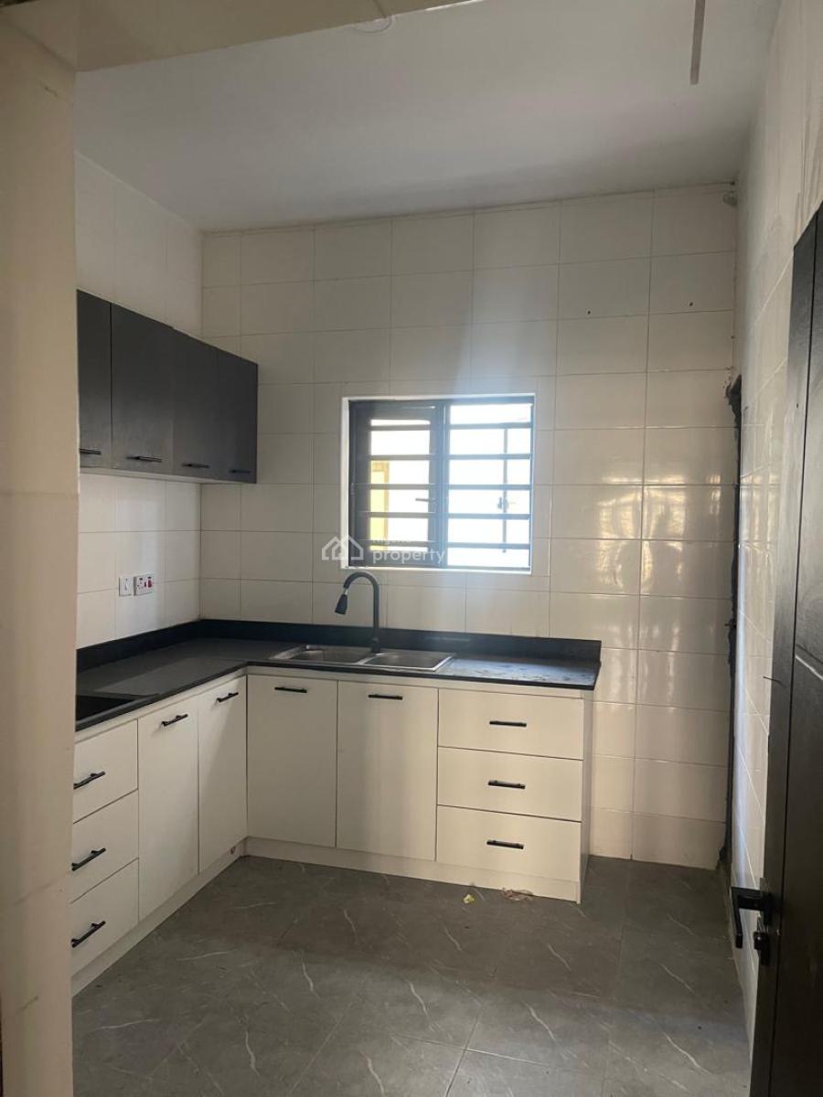 2bed Inside an Estate, Ologolo, Ologolo, Lekki, Lagos, Flat / Apartment for Rent