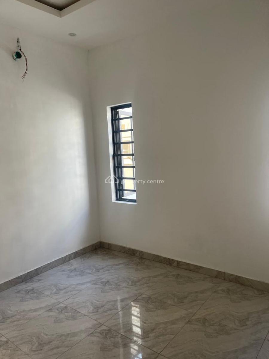 2bed Inside an Estate, Ologolo, Ologolo, Lekki, Lagos, Flat / Apartment for Rent