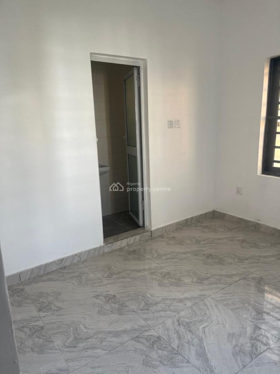 2bed Inside an Estate, Ologolo, Ologolo, Lekki, Lagos, Flat / Apartment for Rent