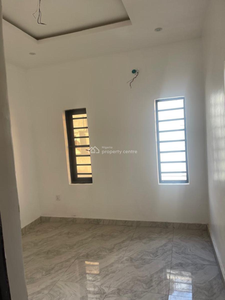 2bed Inside an Estate, Ologolo, Ologolo, Lekki, Lagos, Flat / Apartment for Rent