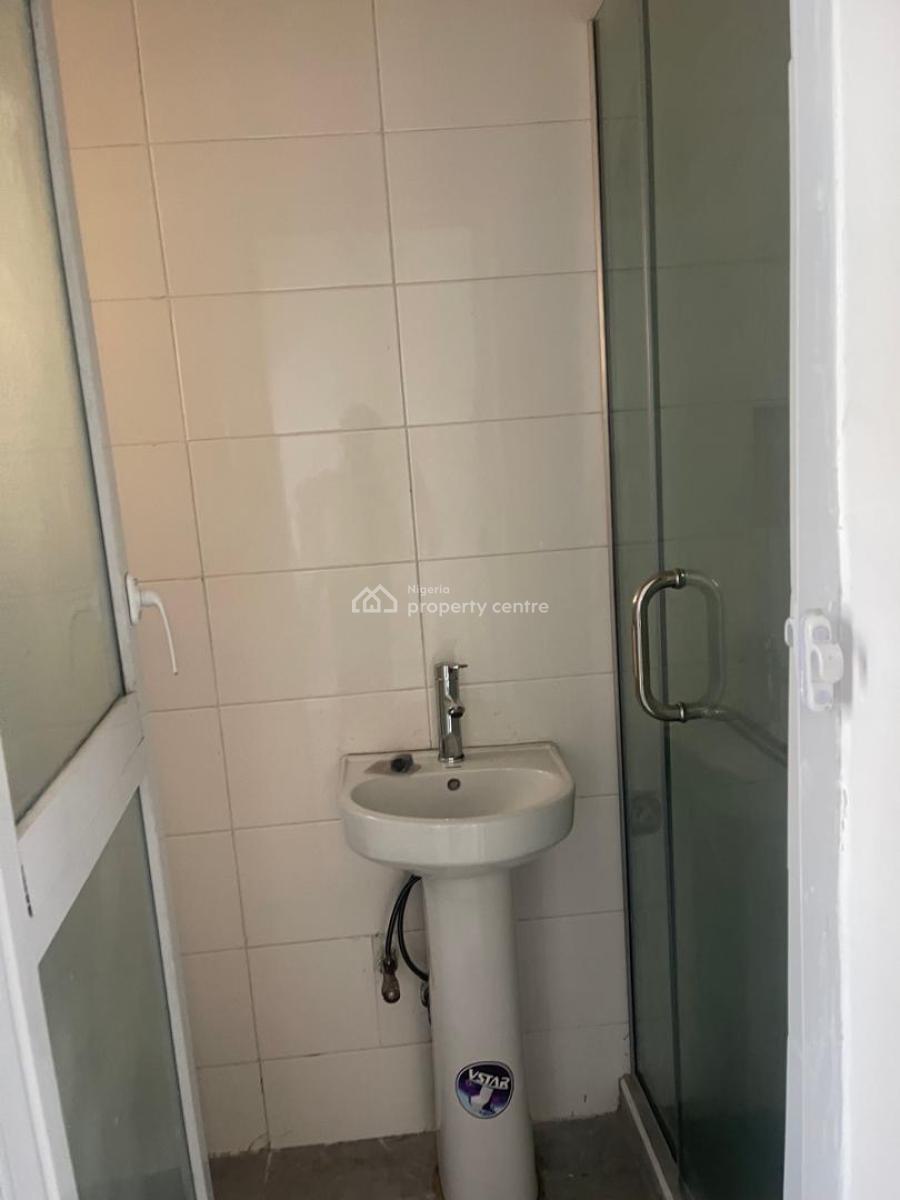 2bed Inside an Estate, Ologolo, Ologolo, Lekki, Lagos, Flat / Apartment for Rent