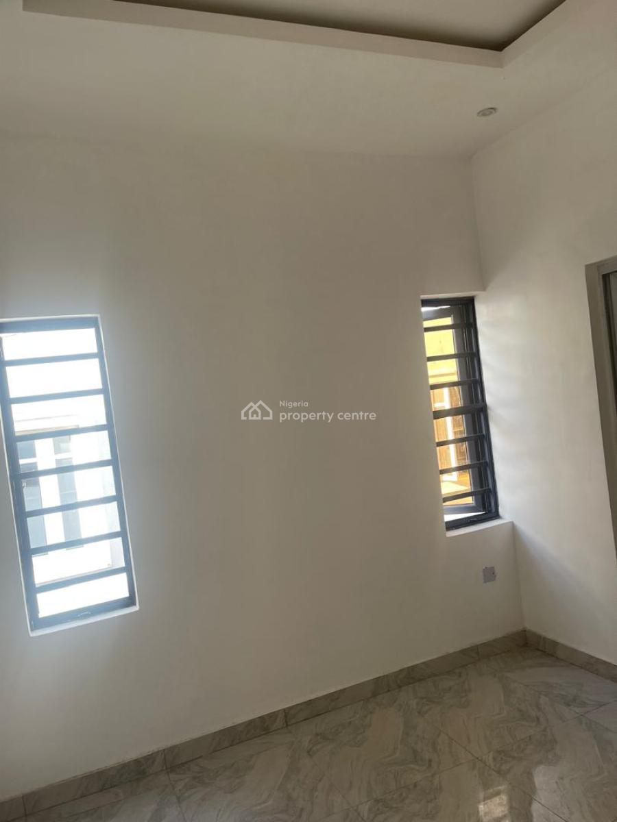 2bed Inside an Estate, Ologolo, Ologolo, Lekki, Lagos, Flat / Apartment for Rent