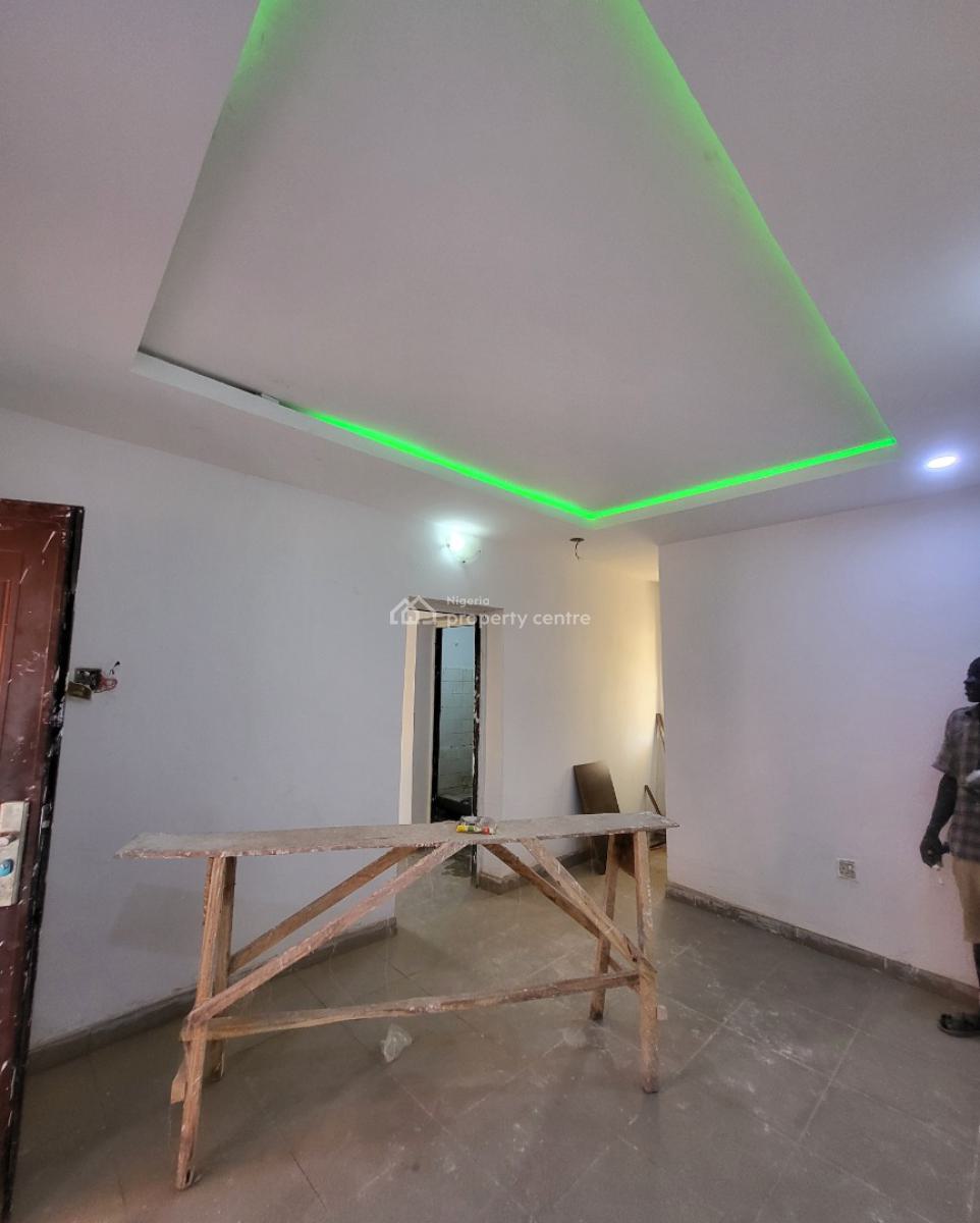 Luxurious Massive 1 Bedroom Flat, By Old Secretariat, Area 1, Garki, Abuja, Flat / Apartment for Rent