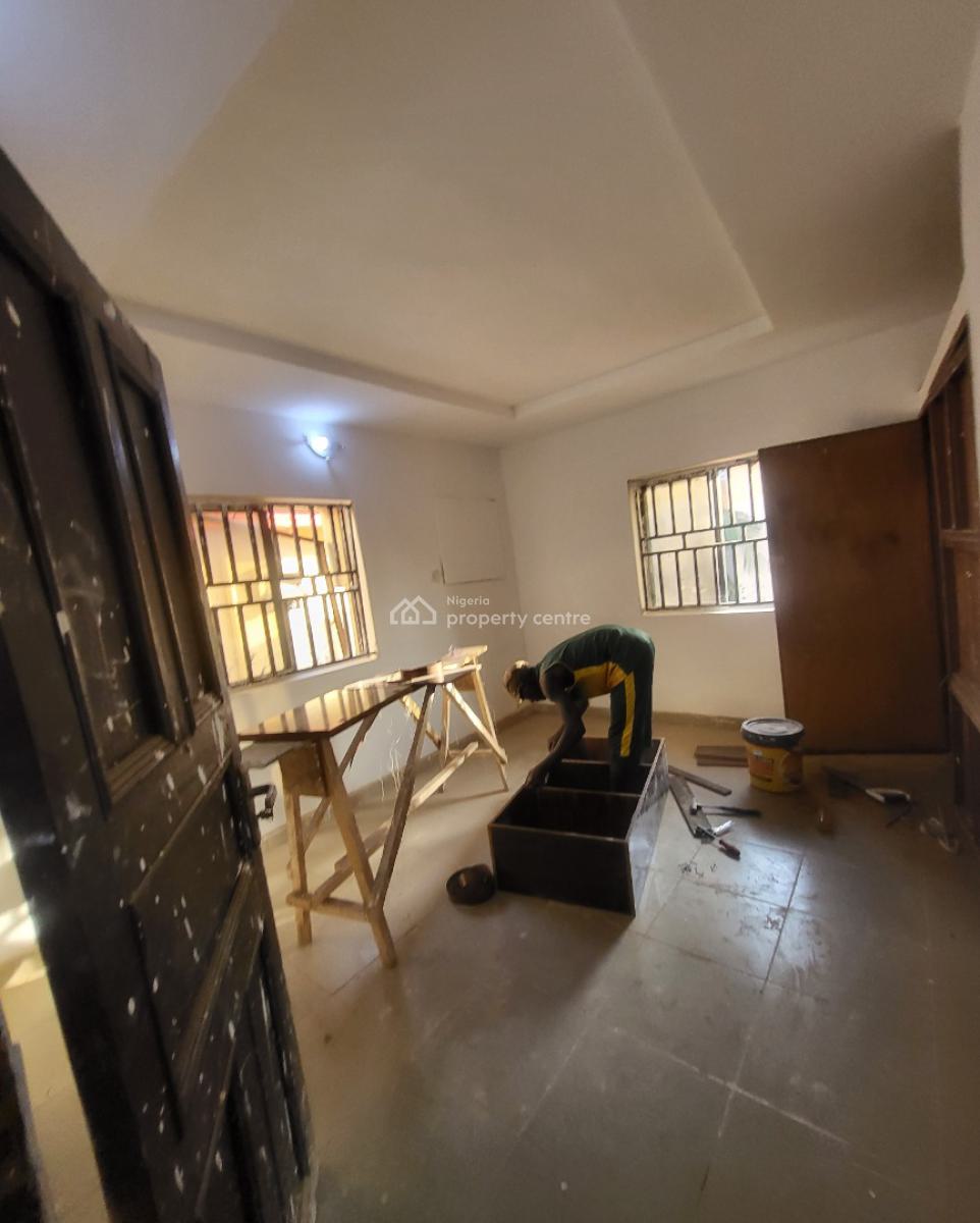 Luxurious Massive 1 Bedroom Flat, By Old Secretariat, Area 1, Garki, Abuja, Flat / Apartment for Rent