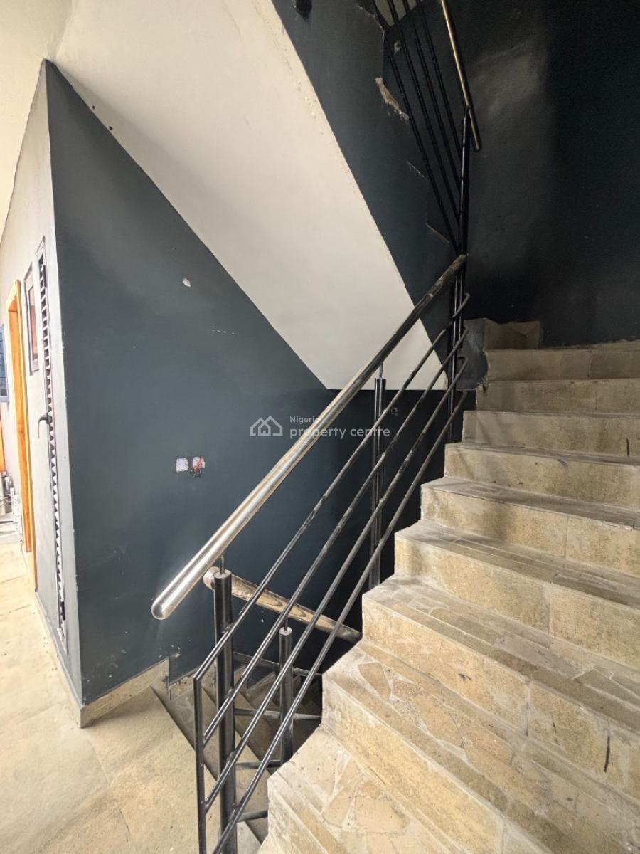 Luxury 3 Bedroom Apartment with Bq, Lekki Phase 1, Lekki, Lagos, Flat / Apartment for Sale