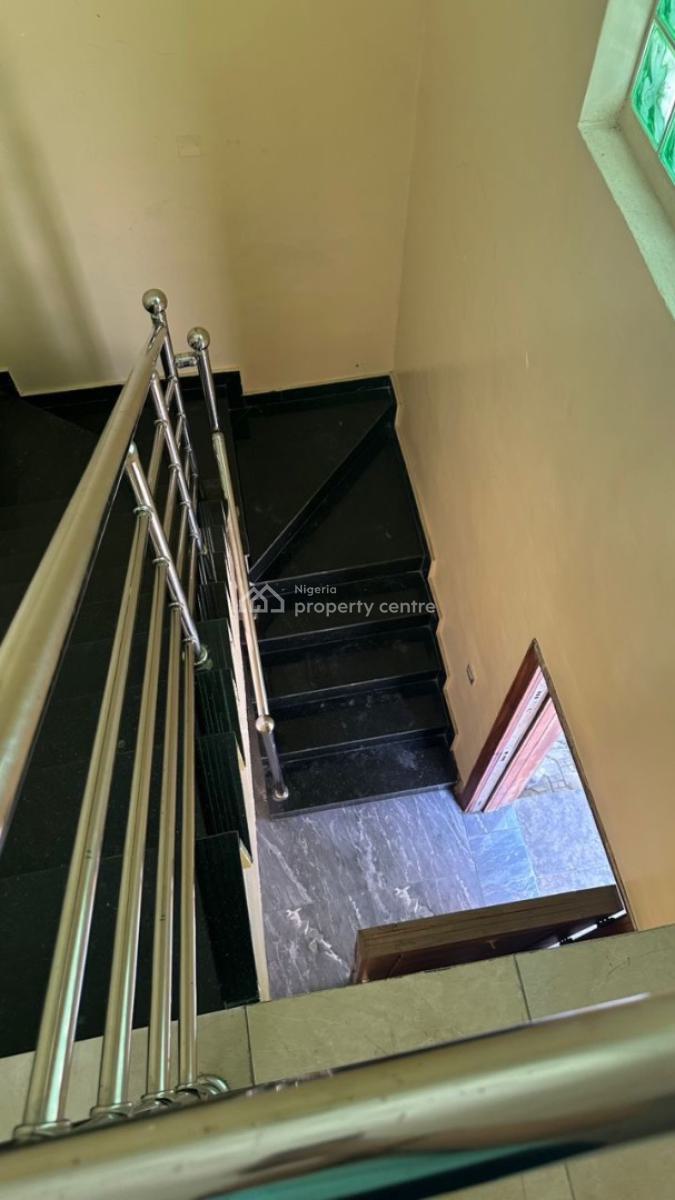 Standard 2 Bedroom Apartment, Lekki Phase 1, Lekki, Lagos, Flat / Apartment for Rent