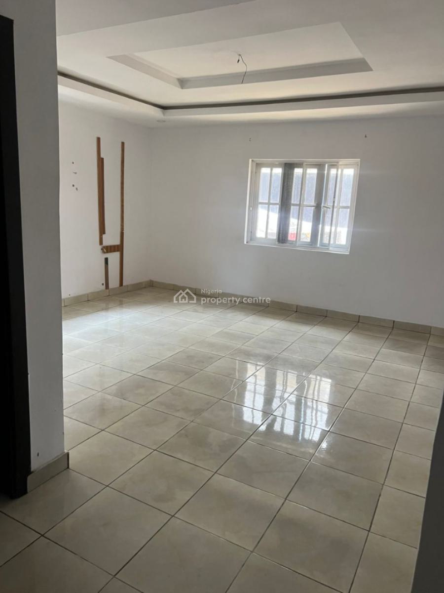 Fully Serviced and Spacious 1 Bedroom Flat with 24hrs Light., Off Oladimeji Alo Street, Lekki Phase 1, Lekki, Lagos, Mini Flat (room and Parlour) for Rent