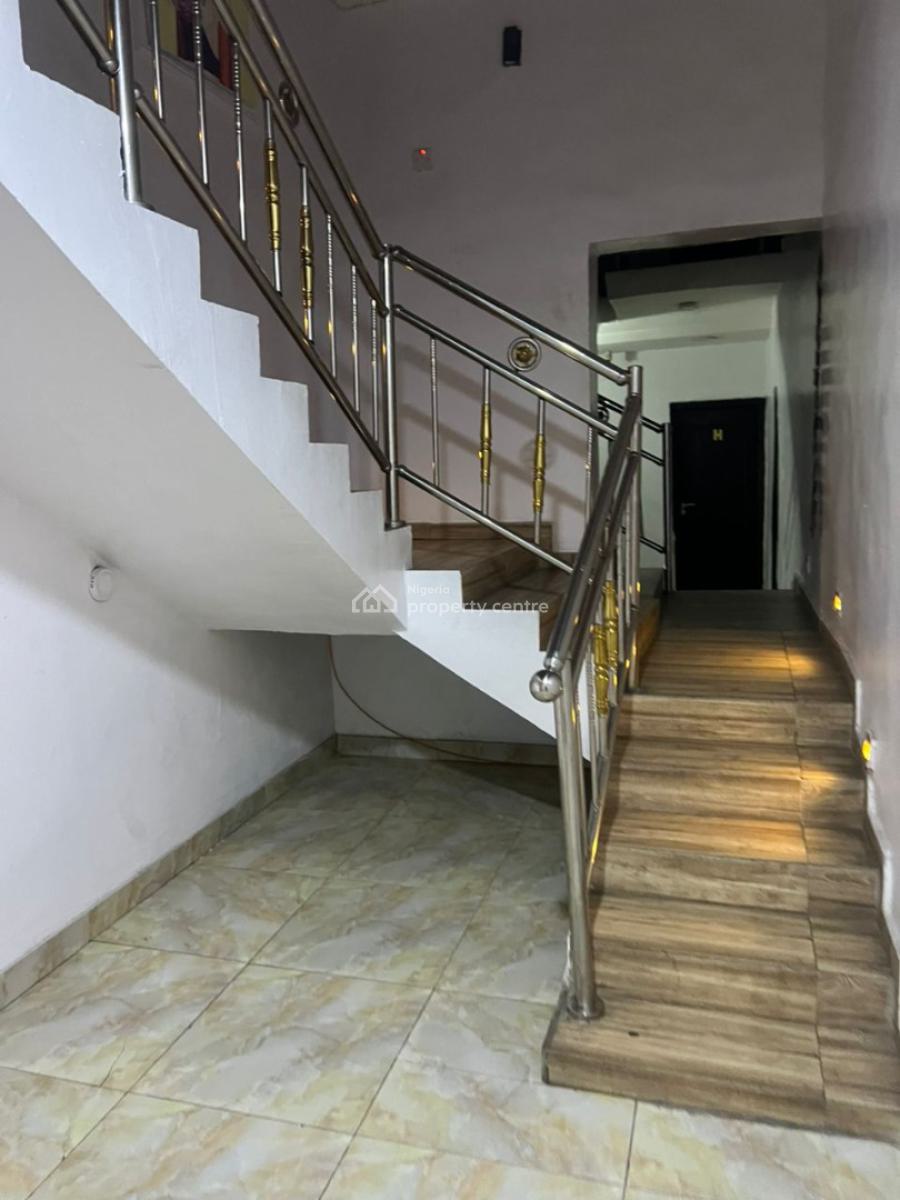 Fully Serviced and Spacious 1 Bedroom Flat with 24hrs Light., Off Oladimeji Alo Street, Lekki Phase 1, Lekki, Lagos, Mini Flat (room and Parlour) for Rent