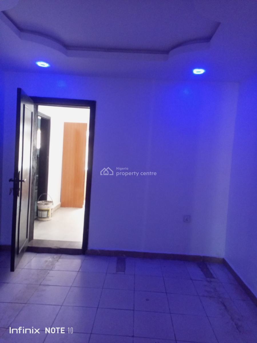 Executive Miniflat with 2 Tiolets, Maruwa, Lekki Phase 1, Lekki, Lagos, Mini Flat (room and Parlour) for Rent