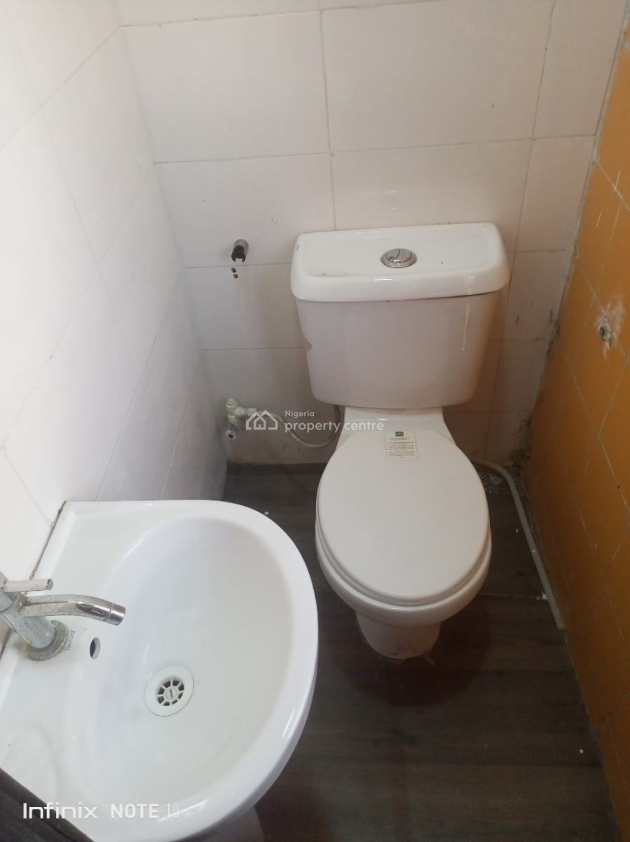 Executive Miniflat with 2 Tiolets, Maruwa, Lekki Phase 1, Lekki, Lagos, Mini Flat (room and Parlour) for Rent