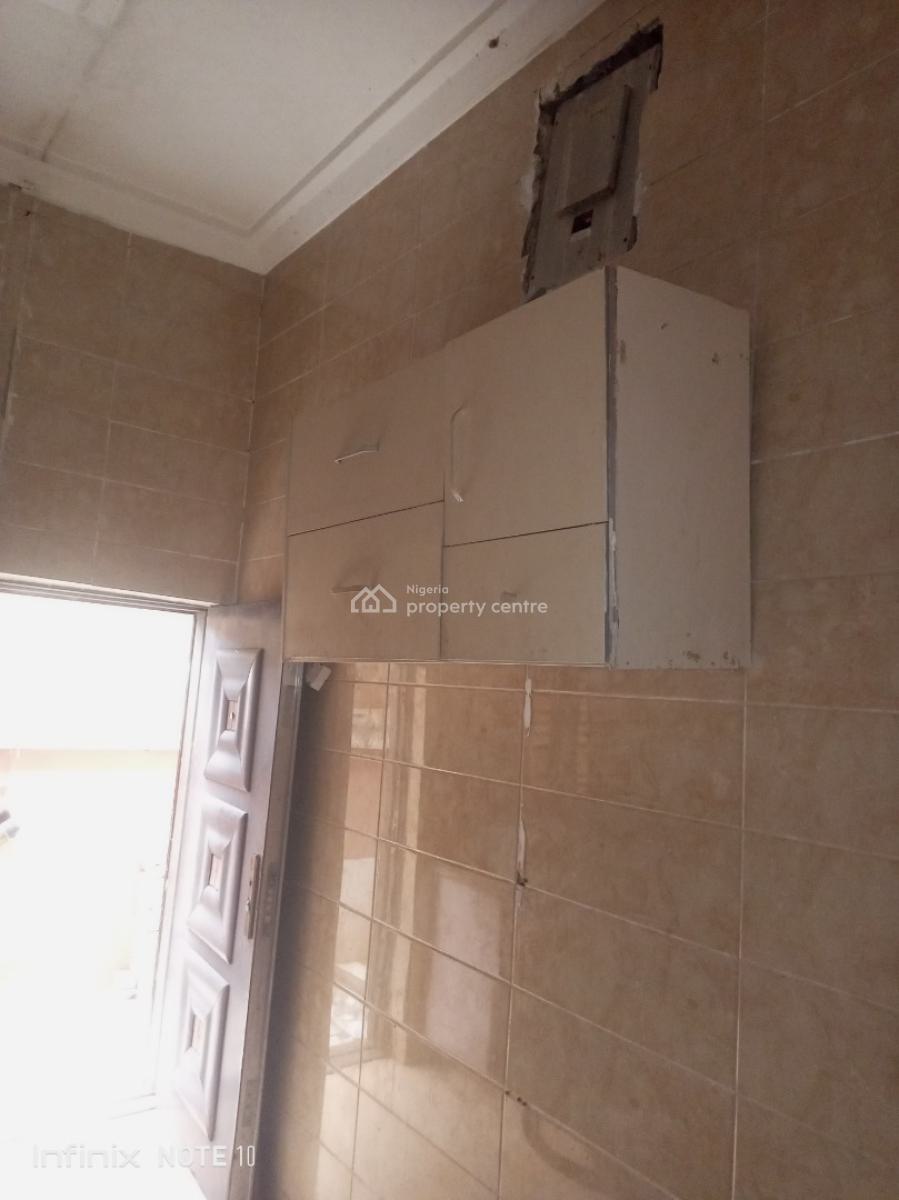 Luxury 5 Bedroom Terrace with Sizeable Bq, Ologolo, Lekki, Lagos, Flat / Apartment for Rent