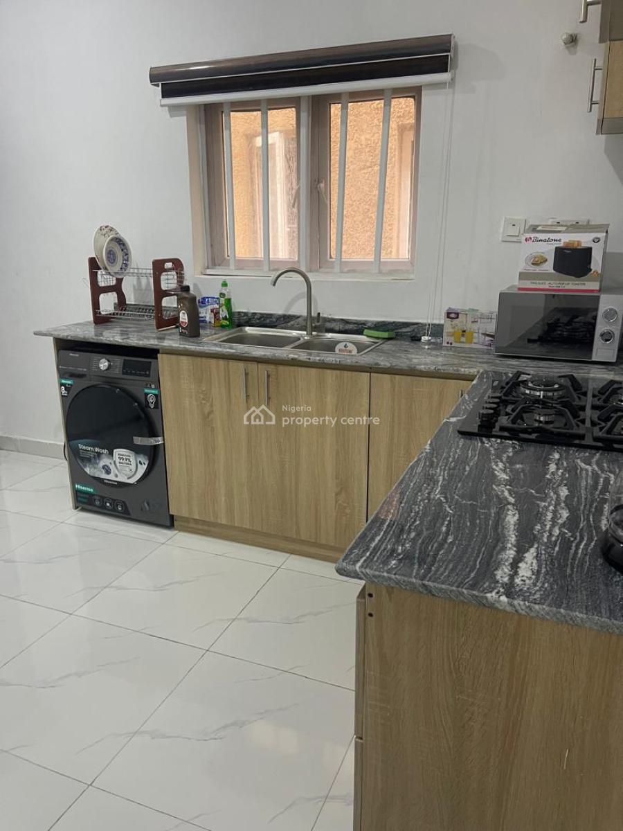 a Well Built Spacious 2 Bedroom Flat Ensuite, Alagomeji, Yaba, Lagos, Flat / Apartment for Sale