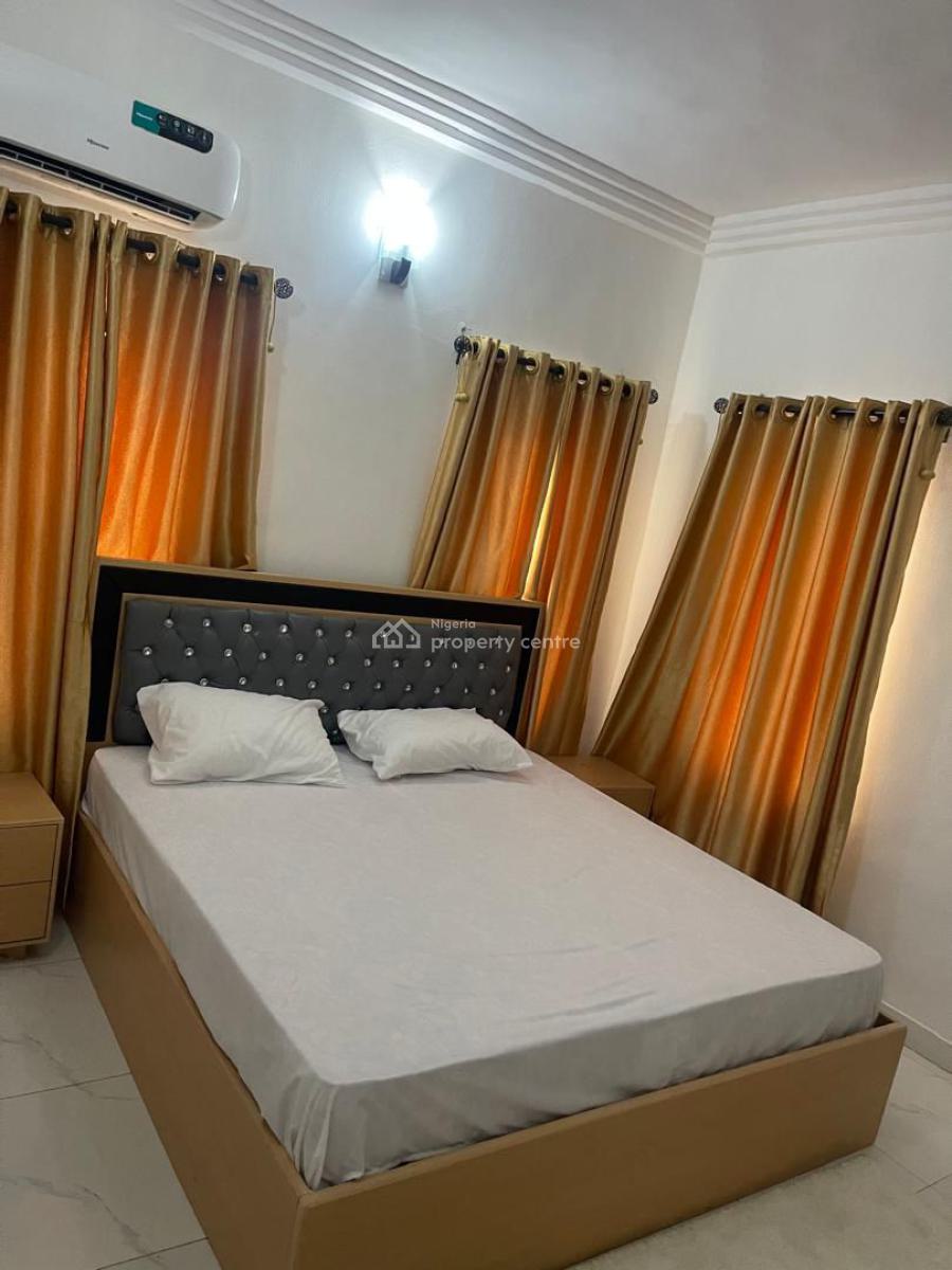 a Well Built Spacious 2 Bedroom Flat Ensuite, Alagomeji, Yaba, Lagos, Flat / Apartment for Sale