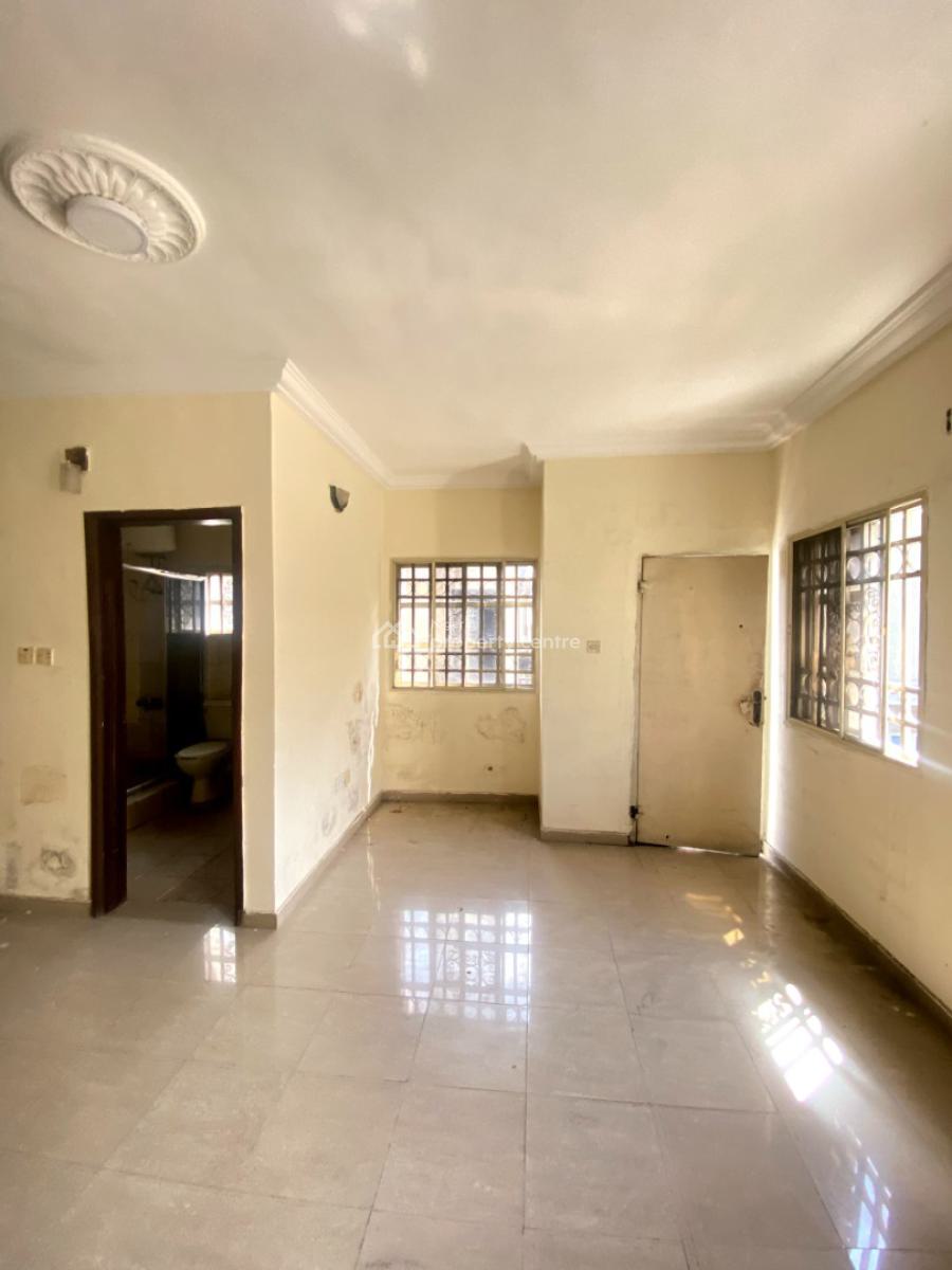 Classic 3 Bedroom Apartment in a Secure Estate, Chevron, Lekki, Lagos, Flat / Apartment for Rent