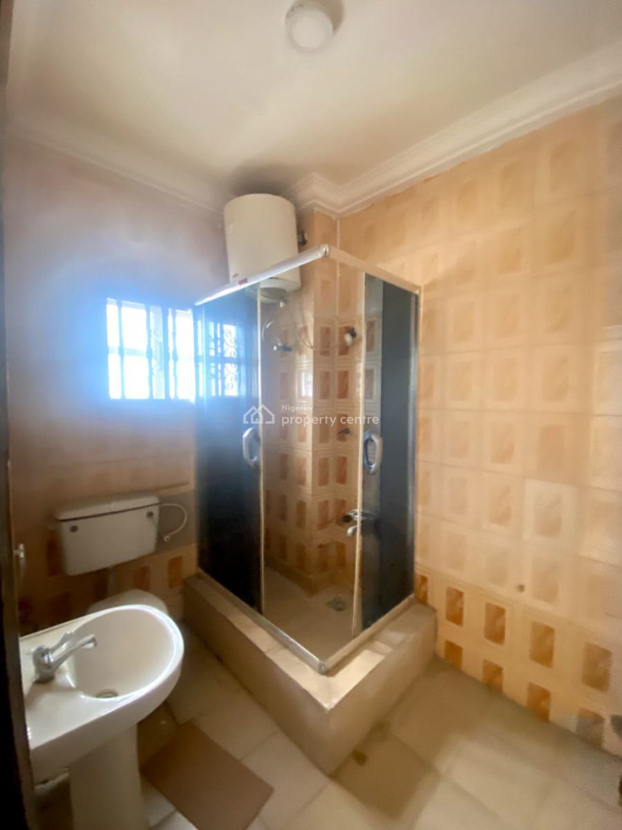 Classic 3 Bedroom Apartment in a Secure Estate, Chevron, Lekki, Lagos, Flat / Apartment for Rent
