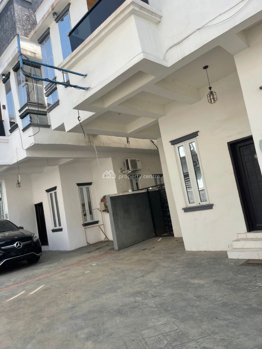 Distress 4 Bedroom Duplex Ikota Gra, Ikota Gra, Ikota, Lekki, Lagos, Semi-detached Duplex for Sale