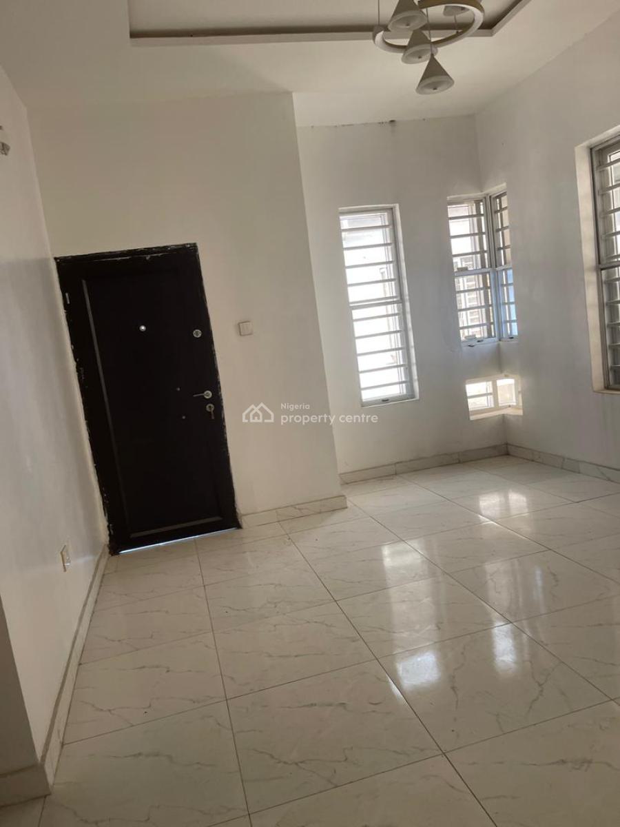 Distress 4 Bedroom Duplex Ikota Gra, Ikota Gra, Ikota, Lekki, Lagos, Semi-detached Duplex for Sale