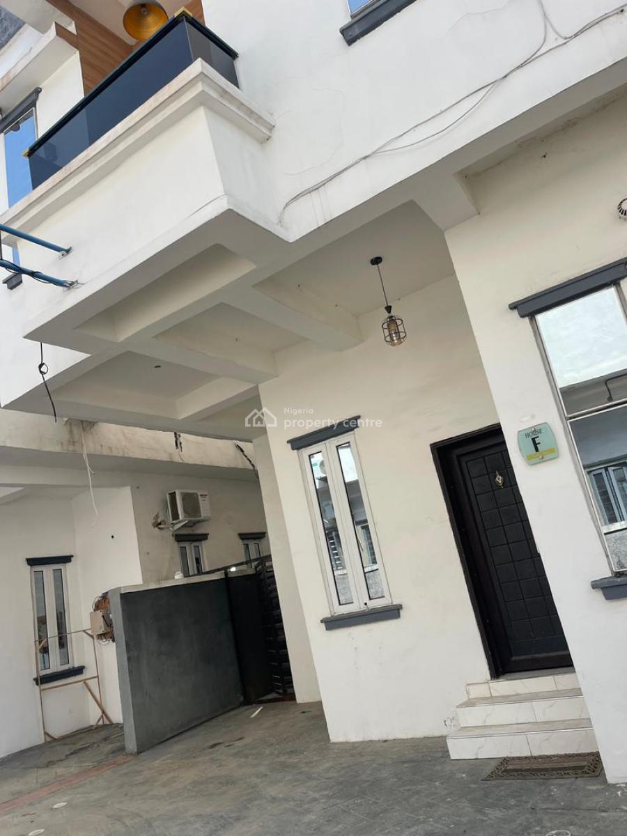 Distress 4 Bedroom Duplex Ikota Gra, Ikota Gra, Ikota, Lekki, Lagos, Semi-detached Duplex for Sale