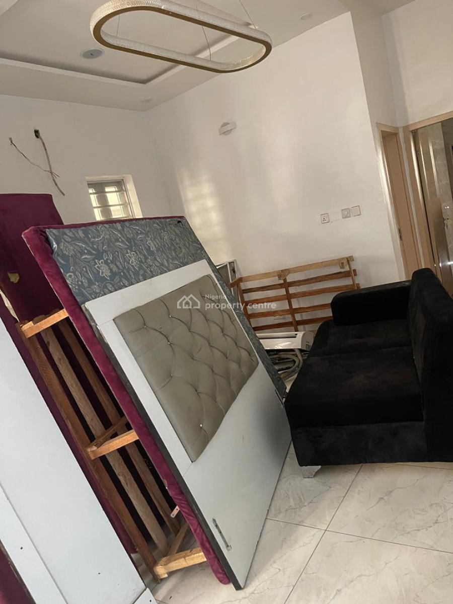 Distress 4 Bedroom Semi-detached Duplex, Gra, Ikota, Lekki, Lagos, Semi-detached Duplex for Sale