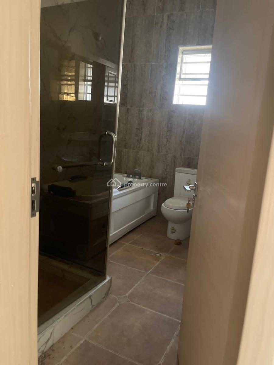 Distress 4 Bedroom Semi-detached Duplex, Gra, Ikota, Lekki, Lagos, Semi-detached Duplex for Sale