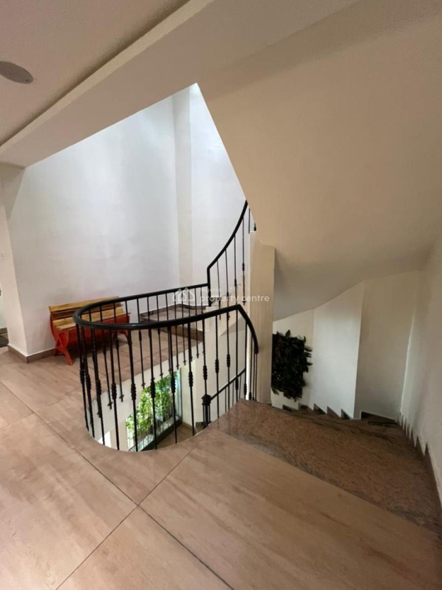 Commercial Space Directly Facing The Road, Suitable for Business, Lekki Phase 1, Lekki, Lagos, Commercial Property for Rent