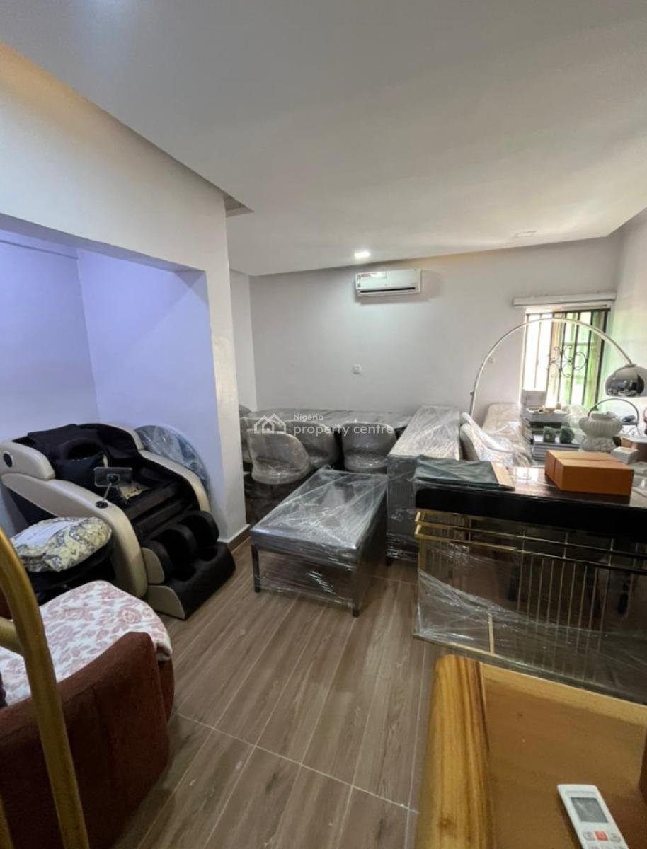 Commercial Space Directly Facing The Road, Suitable for Business, Lekki Phase 1, Lekki, Lagos, Commercial Property for Rent