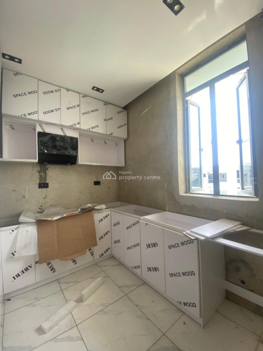 Rooftop Terrace Apartment ! 2-bedroom in Ologolo, Ologolo, Lekki, Lagos, Flat / Apartment for Sale