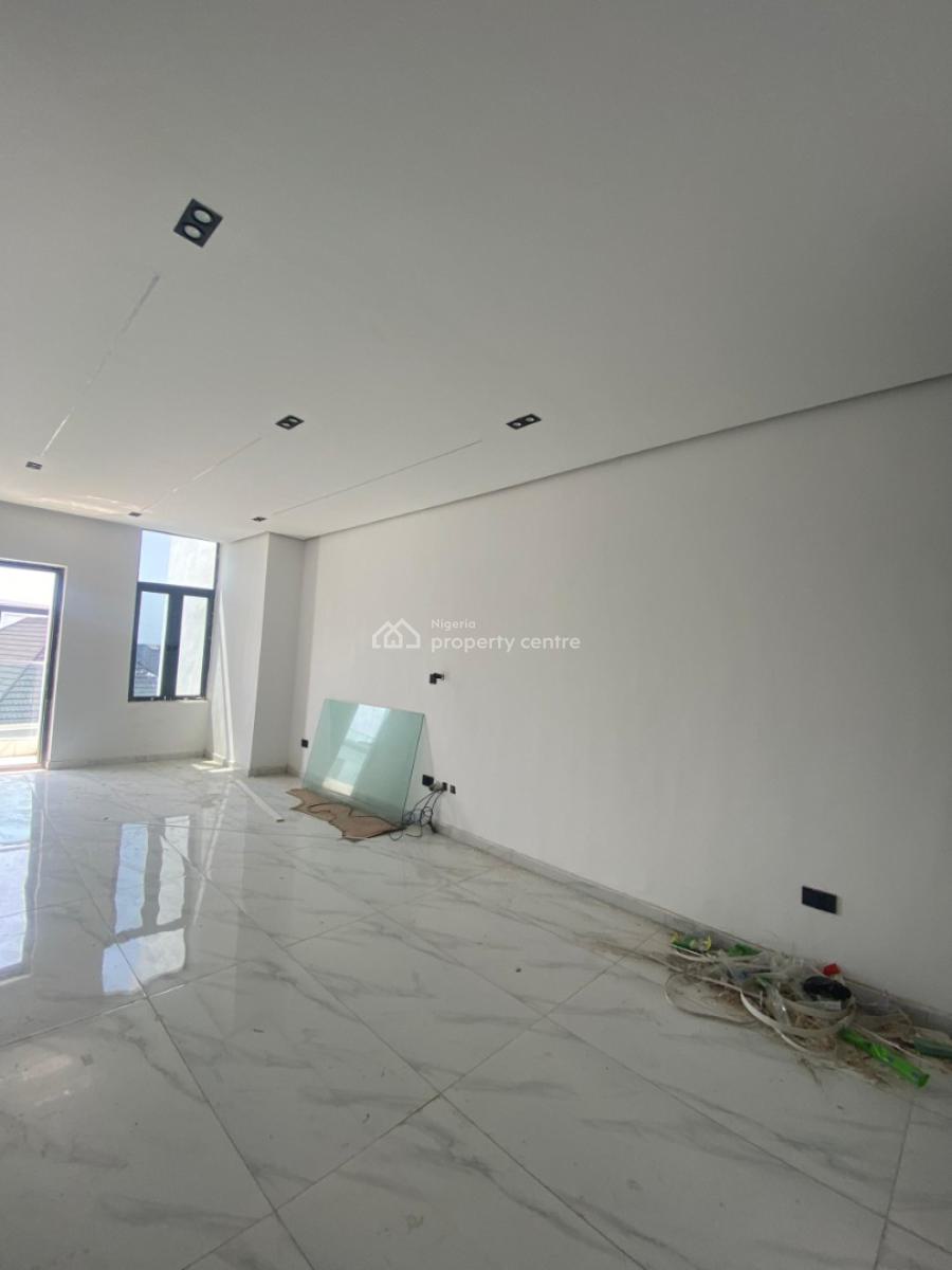 Rooftop Terrace Apartment ! 2-bedroom in Ologolo, Ologolo, Lekki, Lagos, Flat / Apartment for Sale