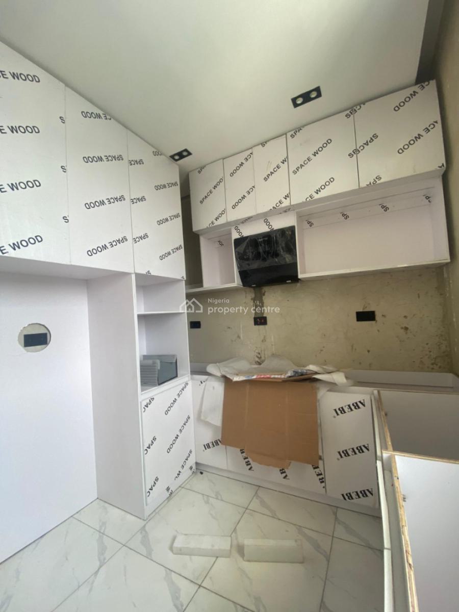 Rooftop Terrace Apartment ! 2-bedroom in Ologolo, Ologolo, Lekki, Lagos, Flat / Apartment for Sale