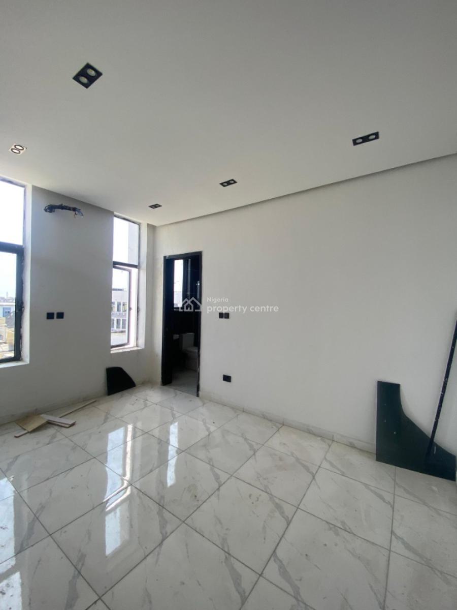 Rooftop Terrace Apartment ! 2-bedroom in Ologolo, Ologolo, Lekki, Lagos, Flat / Apartment for Sale